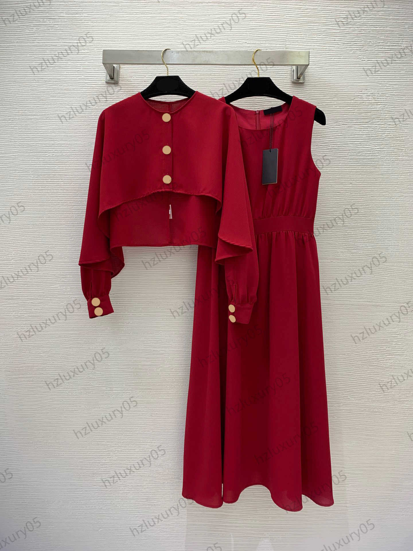 Womens Two Pieces Dresses Buckle Flap Irregular Open-waist Design Crew-neck Sunblock Cape Top Sleeveless Big Hemline Slimming Dress Fashion Joker Women Clothes
Womens Two Pieces Dresses Buckle Flap Irregular Open-waist Design Crew-neck Sunblock Cape Top Sleeveless Big Hemline Slimming Dress Fashion Joker Women Clothes