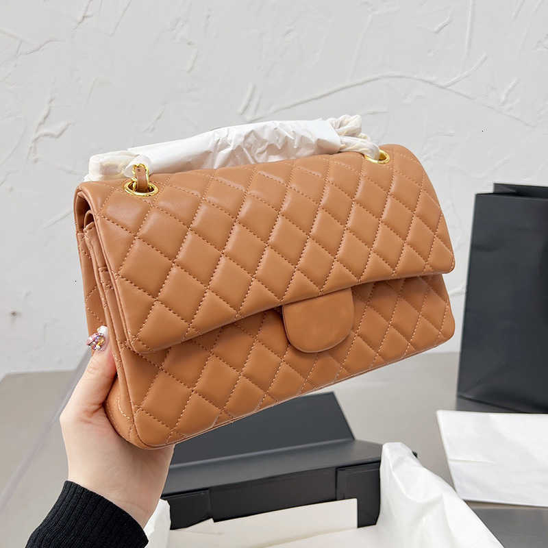 CC Bag Wallets 2022Ss W Womens Classic Double Flap Quilted Bags Gold Hardware Turn Lock Crossbody Shoulder Handbags 15 Colors can Choose Des, Box
CC Bag Wallets 2022Ss W Womens Classic Double Flap Quilted Bags Gold Hardware Turn Lock Crossbody Shoulder Handbags 15 Colors can Choose Des, Box