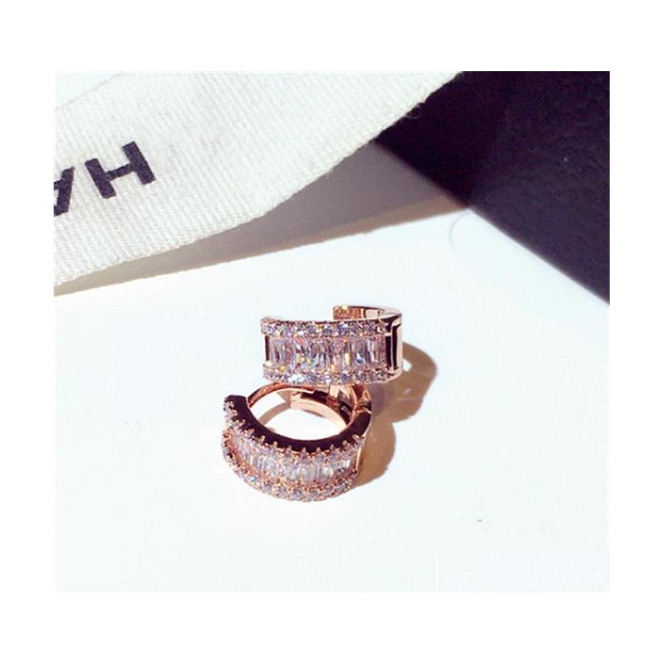 Hoop Huggie Hoop Earring Round Super Micro Inlaid Rhinestone Temperament Ear Stud Minimalist Luxury For Women Wedding Hie Earrings Dhjaf
Hoop Huggie Hoop Earring Round Super Micro Inlaid Rhinestone Temperament Ear Stud Minimalist Luxury For Women Wedding Hie Earrings Dhjaf