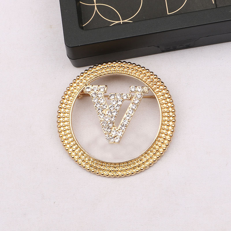 Famous Design Brand Desinger Brooch Women Crystal Rhinestone Pearl Letter Brooches Suit Pin Luxurys Fashion Gifts Jewelry Clothing Decoration Accessories Style-4
Famous Design Brand Desinger Brooch Women Crystal Rhinestone Pearl Letter Brooches Suit Pin Luxurys Fashion Gifts Jewelry Clothing Decoration Accessories Style-4