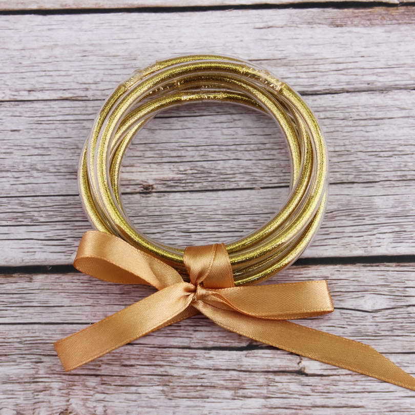 Bangle 5 PCSSet ZWPON Bowknot Gold Glitter Bangles Set All Weather Stack Silicone Plastic Glitter Jelly Bangles Wholesale 221206
Bangle 5 PCSSet ZWPON Bowknot Gold Glitter Bangles Set All Weather Stack Silicone Plastic Glitter Jelly Bangles Wholesale 221206