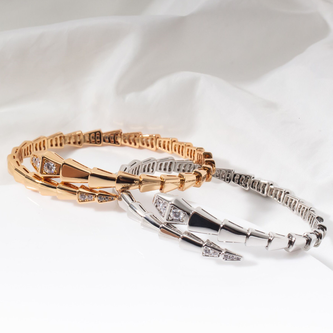 Charm Bracelets High quality 925 Sterling Silver Diamond snake bone Bracelet women's fashion luxury personality luxury brand jewelry 221206
Charm Bracelets High quality 925 Sterling Silver Diamond snake bone Bracelet women's fashion luxury personality luxury brand jewelry 221206