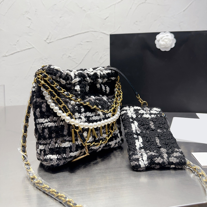Womnes Autumn Winter Tweed 22K Shopping 22 Bags Pearl Chain Handle Totes GHW Crossbody Shoulder Handbags With Wallet Pouch Designer Sacochr 20cm, Box
Womnes Autumn Winter Tweed 22K Shopping 22 Bags Pearl Chain Handle Totes GHW Crossbody Shoulder Handbags With Wallet Pouch Designer Sacochr 20cm, Box