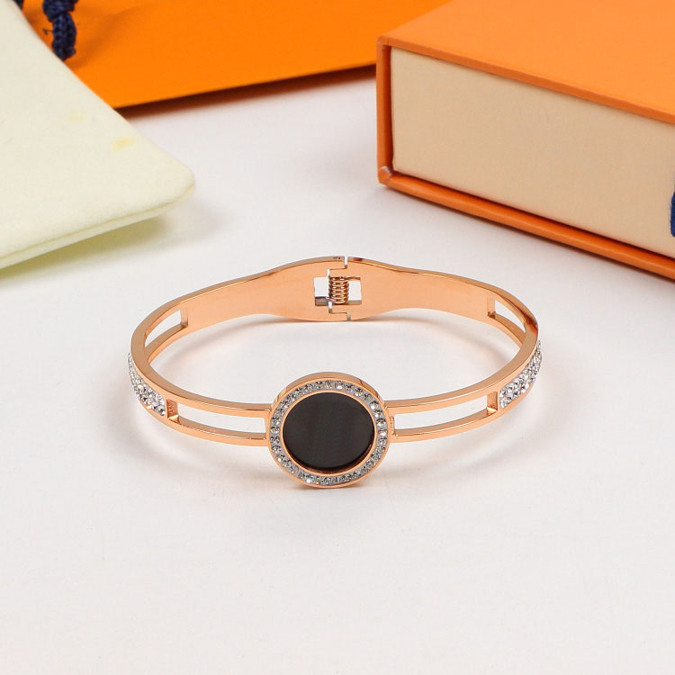 Love luxury mens bangle Tennis bracelet women stainless steel rose gold couple diamond fashion jewelry Valentine day gift for girlfriend wedding wholesale
Love luxury mens bangle Tennis bracelet women stainless steel rose gold couple diamond fashion jewelry Valentine day gift for girlfriend wedding wholesale