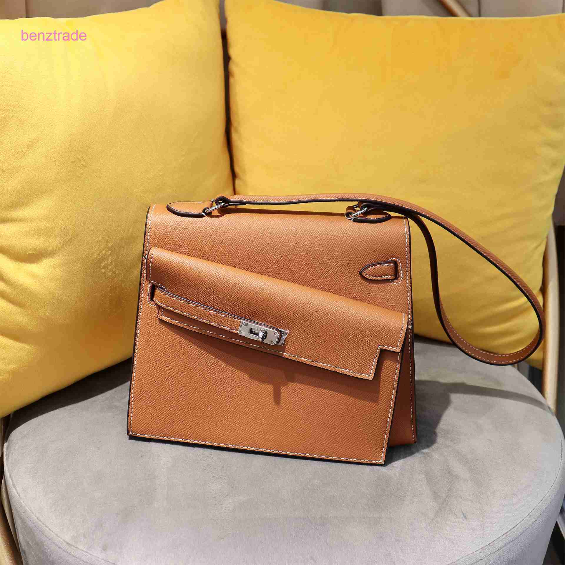 Herme Kely bags for women online shop Autumn and Winter 2022 New Women's Bag Leather Elegant Simple Handbag Trend Commuter Double M82P, White4
Herme Kely bags for women online shop Autumn and Winter 2022 New Women's Bag Leather Elegant Simple Handbag Trend Commuter Double M82P, White4