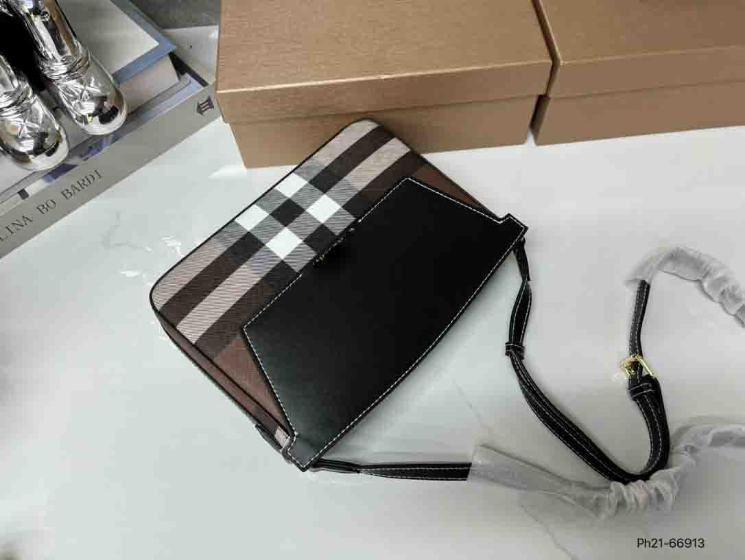 2022 women's designer bag Envelope bags black leather deasign plaid for women cross body bags
2022 women's designer bag Envelope bags black leather deasign plaid for women cross body bags