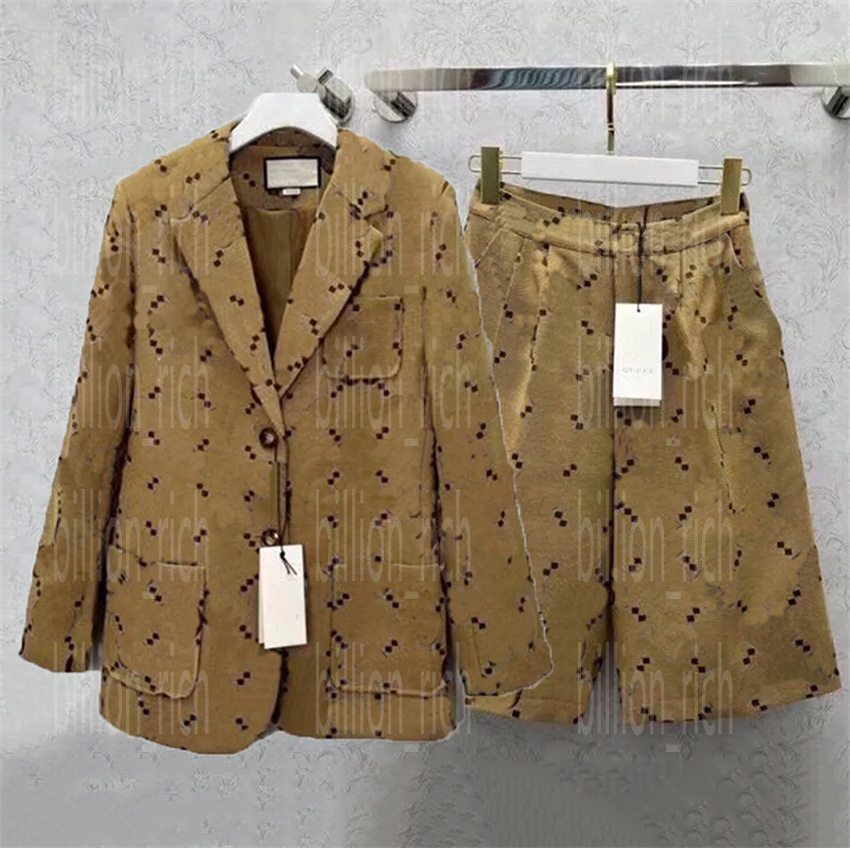 Vintage Women Coat Shorts Letters Jacquard Long Sleeve Jacket Blazer INS Fashion Street Style Casual Shorts, Shorts with label.
Vintage Women Coat Shorts Letters Jacquard Long Sleeve Jacket Blazer INS Fashion Street Style Casual Shorts, Shorts with label.