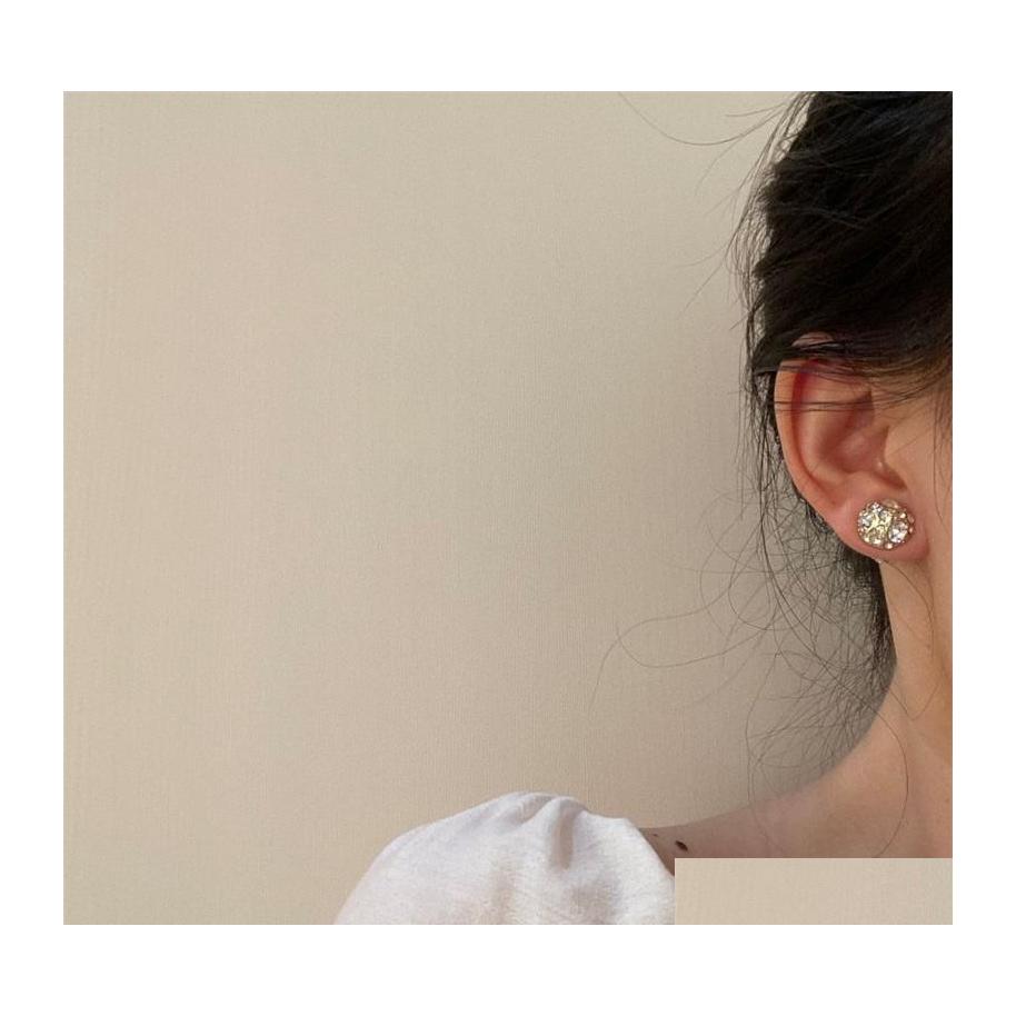 Ear Cuff Magnetic Round Earrings Diamond No Ear Hole Earring Clip For Women Fashion Jewelry Party Daily Accessories 5974 Q2 Drop Deli Dh82L
Ear Cuff Magnetic Round Earrings Diamond No Ear Hole Earring Clip For Women Fashion Jewelry Party Daily Accessories 5974 Q2 Drop Deli Dh82L