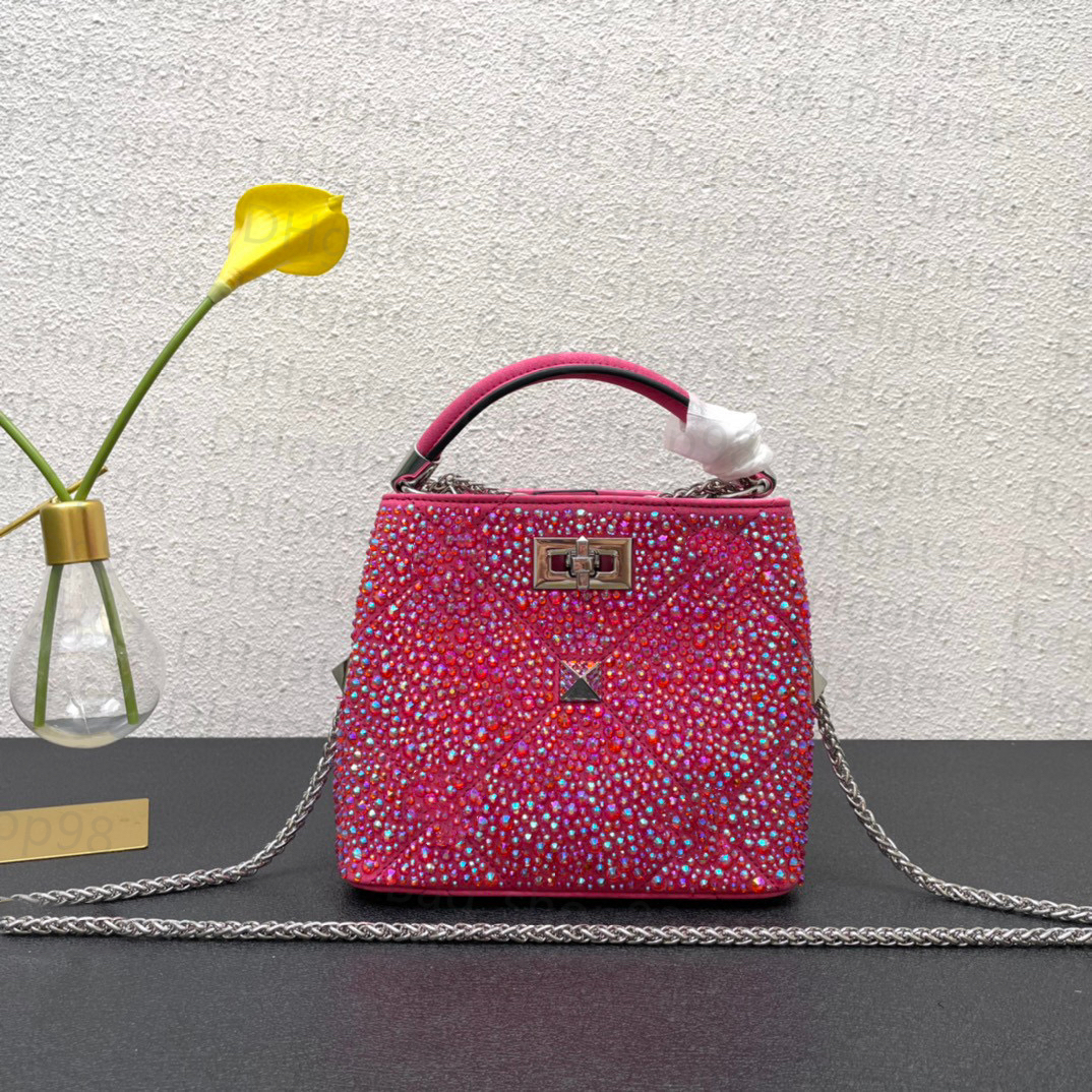 10A top bucket shoulder bag V logo women bag chain Swarovski crystal style sheepskin new metal rivets luxury brand messenger bag, Orange
10A top bucket shoulder bag V logo women bag chain Swarovski crystal style sheepskin new metal rivets luxury brand messenger bag, Orange