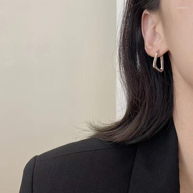 Hoop Earrings 1Pair Gold Silver Color Copper Metal Retro For Women Personality French Fashion Ear Buckles Party Jewelry
Hoop Earrings 1Pair Gold Silver Color Copper Metal Retro For Women Personality French Fashion Ear Buckles Party Jewelry