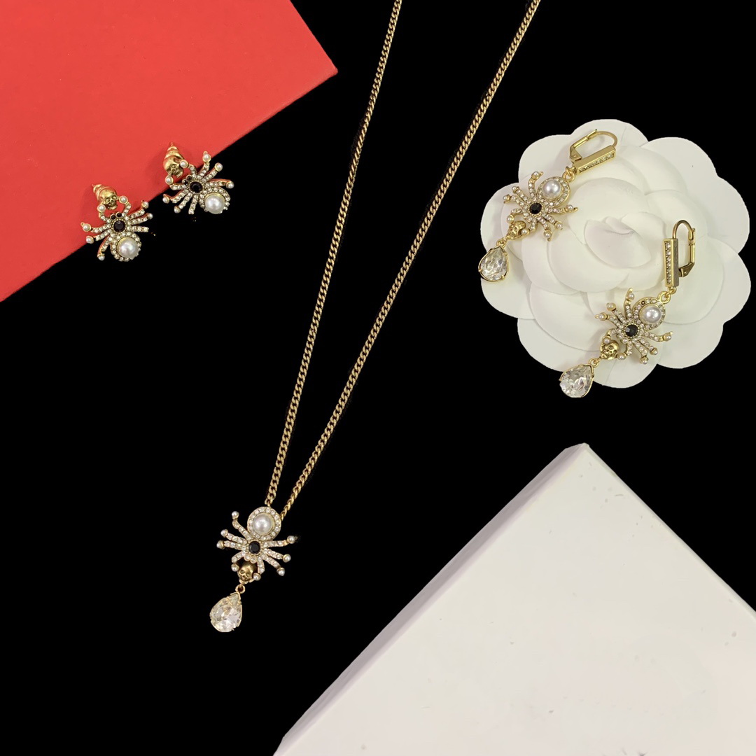 Earrings & Necklace Goth Punk Hip Hop Skull Set For Women Girl Vintage Skeleton Bone Gothic Accessories Fashion Jewelry Gifts MS1 --01, Such as picture color
Earrings & Necklace Goth Punk Hip Hop Skull Set For Women Girl Vintage Skeleton Bone Gothic Accessories Fashion Jewelry Gifts MS1 --01, Such as picture color