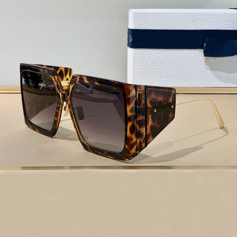 Designer Men and Women vehla eyewear Classic fashion black square oversized S1U UV protection sunglasses
Designer Men and Women vehla eyewear Classic fashion black square oversized S1U UV protection sunglasses