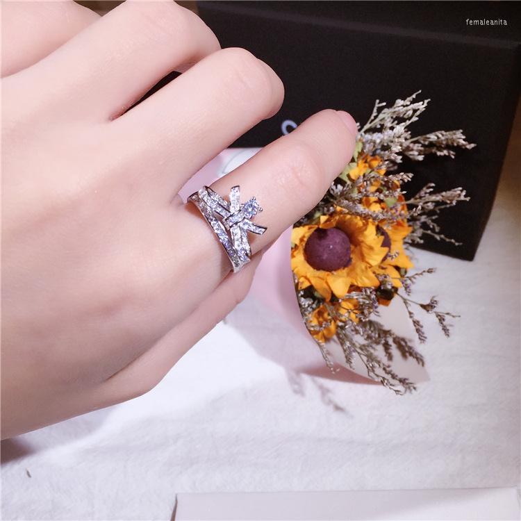 Wedding Rings High Quality S925 Sterling Silver Zircon Bowkont Ring Korean Style For Women Romantic Jewelry Accessories Size 6-8
Wedding Rings High Quality S925 Sterling Silver Zircon Bowkont Ring Korean Style For Women Romantic Jewelry Accessories Size 6-8