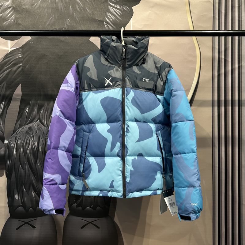22FW USA Paris Collaborate Winter Camouflage Embroidery Coat Men Women Warm Down Jacket Top Version Outerwear, Style e
22FW USA Paris Collaborate Winter Camouflage Embroidery Coat Men Women Warm Down Jacket Top Version Outerwear, Style e