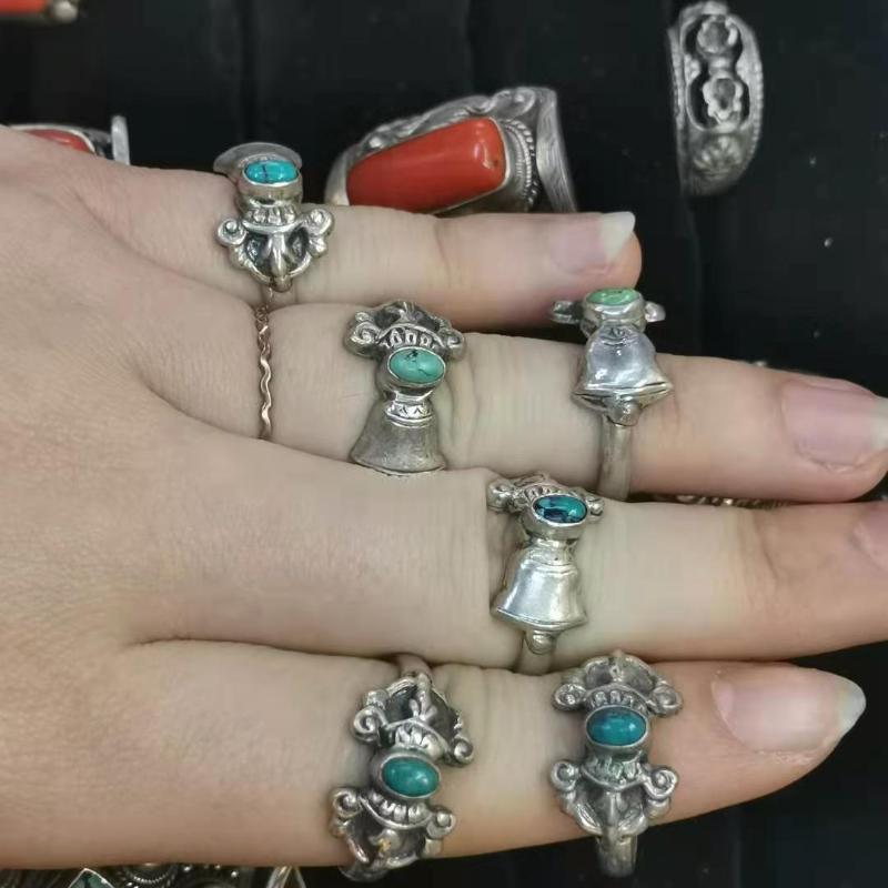 Cluster Rings Really Natural Turquoise Precious Gemstones High-purity Silver Heavy Hand-made Tibetan Folks Preserved Ancestral Buddhist
Cluster Rings Really Natural Turquoise Precious Gemstones High-purity Silver Heavy Hand-made Tibetan Folks Preserved Ancestral Buddhist