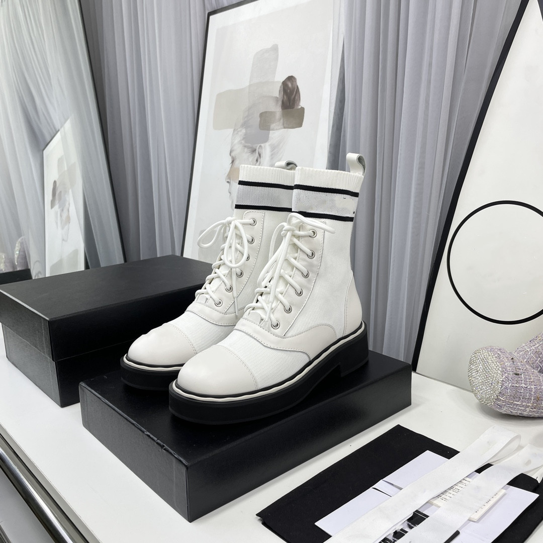 SHOES C08 designer top version hand-customized 2022 new Xiaoxiangjia fashion ladies boots with thick heel and middle tube
SHOES C08 designer top version hand-customized 2022 new Xiaoxiangjia fashion ladies boots with thick heel and middle tube