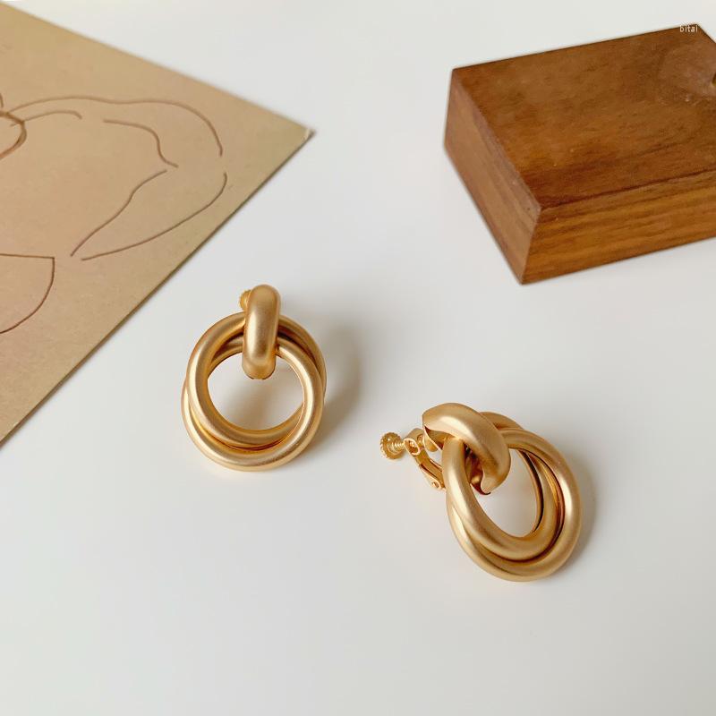 Backs Earrings Vintage Gold Color Matte Textured Circle Clip Female Metallic Double Round Geometric Without Piercing
Backs Earrings Vintage Gold Color Matte Textured Circle Clip Female Metallic Double Round Geometric Without Piercing