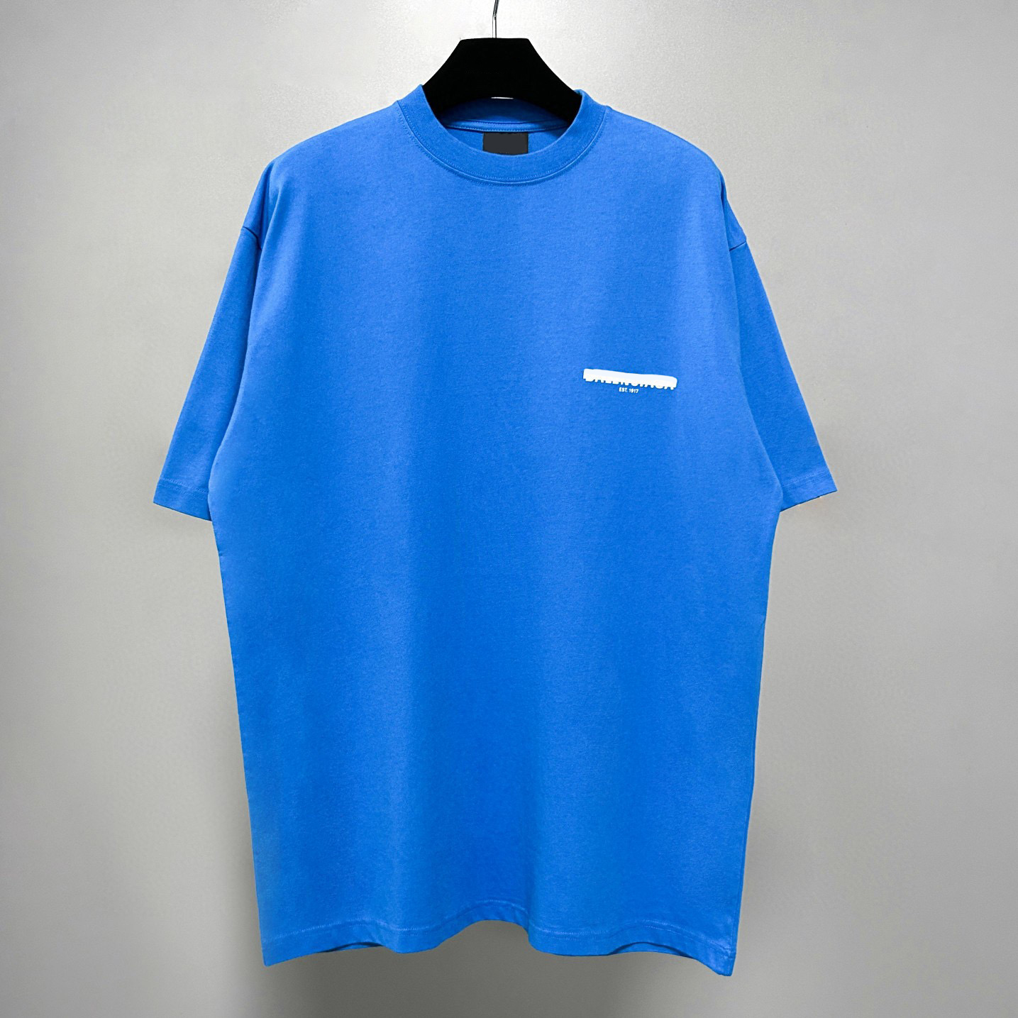 Men's Plus Tees & Polos Round neck embroidered and printed polar style summer wear with street pure cotton f23t
Men's Plus Tees & Polos Round neck embroidered and printed polar style summer wear with street pure cotton f23t