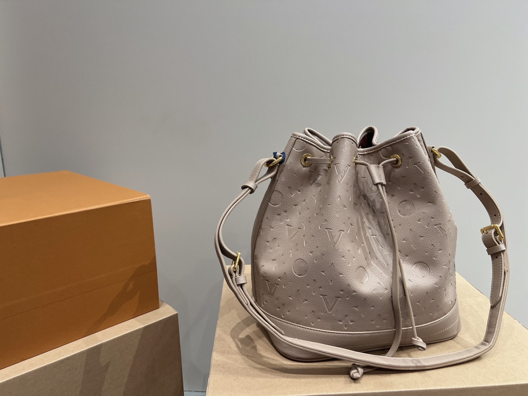 High Tier quality Hot Shoulder bag designers Sale Vintage Bucket Handbag Women Handbags Wallets Real Genuine Leather printing flower Crossbody bag, Extra freight
High Tier quality Hot Shoulder bag designers Sale Vintage Bucket Handbag Women Handbags Wallets Real Genuine Leather printing flower Crossbody bag, Extra freight