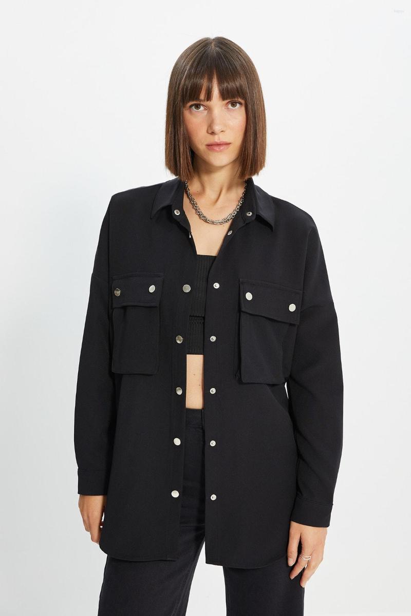 Women's Blouses Trendyol Double Pockets Shirt TWOAW22GO0512, Black 
Women's Blouses Trendyol Double Pockets Shirt TWOAW22GO0512, Black