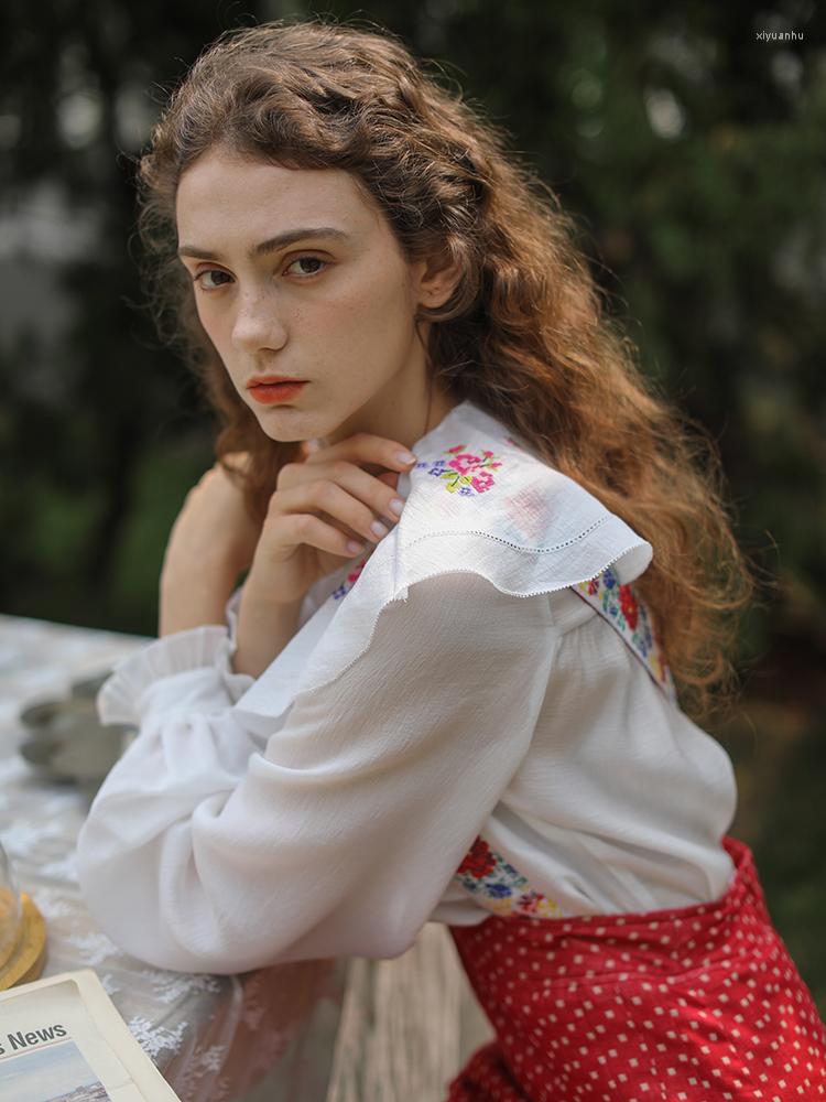 Women' Blouses LYNETTE' CHINOISERIE Spring Summer Women All-match Vintage Sweet Mori Girls Exquisite Embroidery White Shirts/Blouses
Women' Blouses LYNETTE' CHINOISERIE Spring Summer Women All-match Vintage Sweet Mori Girls Exquisite Embroidery White Shirts/Blouses