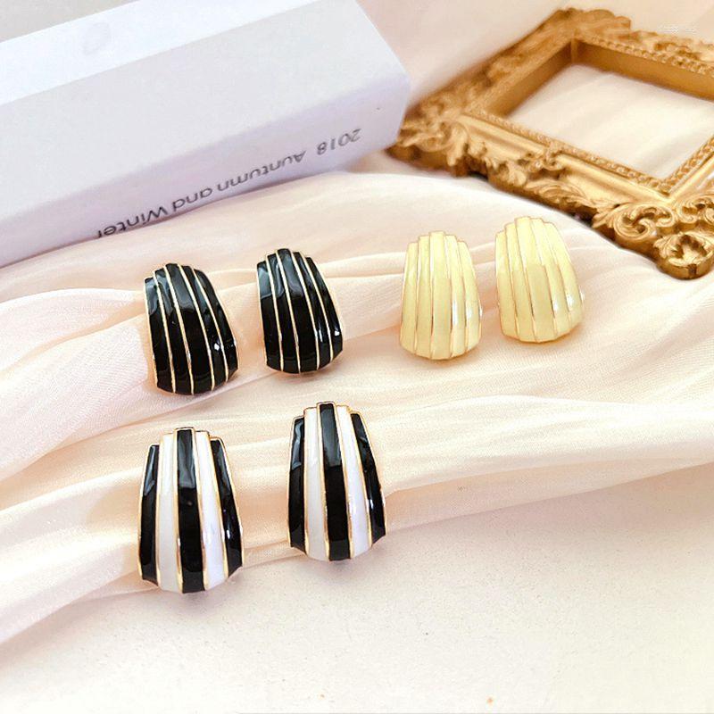 Stud Earrings 2022 Vintage Llegant Stitching Geometric Pattern Franc Drop Oil Contrast Irregular Suitable For Women's Jewelry
Stud Earrings 2022 Vintage Llegant Stitching Geometric Pattern Franc Drop Oil Contrast Irregular Suitable For Women's Jewelry