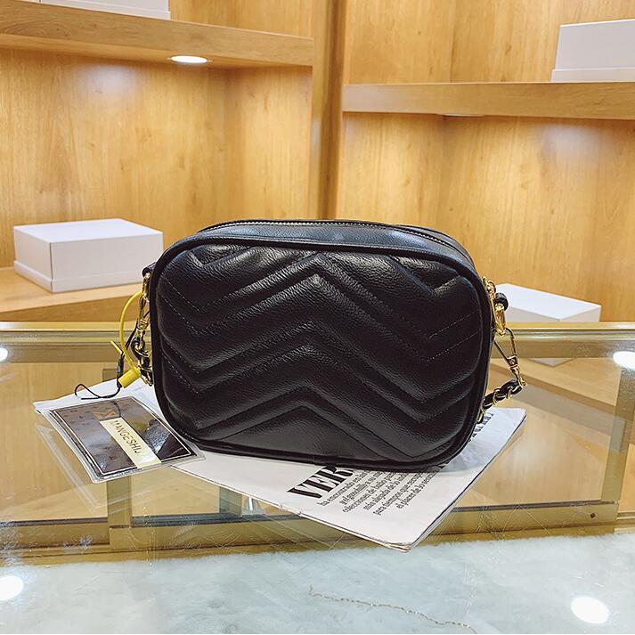 Wholesale factory ladies leathers shoulder bags classic retro sewing chain bag street fashion striped handbag Joker solid color leather fashion backpack, Black-928
Wholesale factory ladies leathers shoulder bags classic retro sewing chain bag street fashion striped handbag Joker solid color leather fashion backpack, Black-928