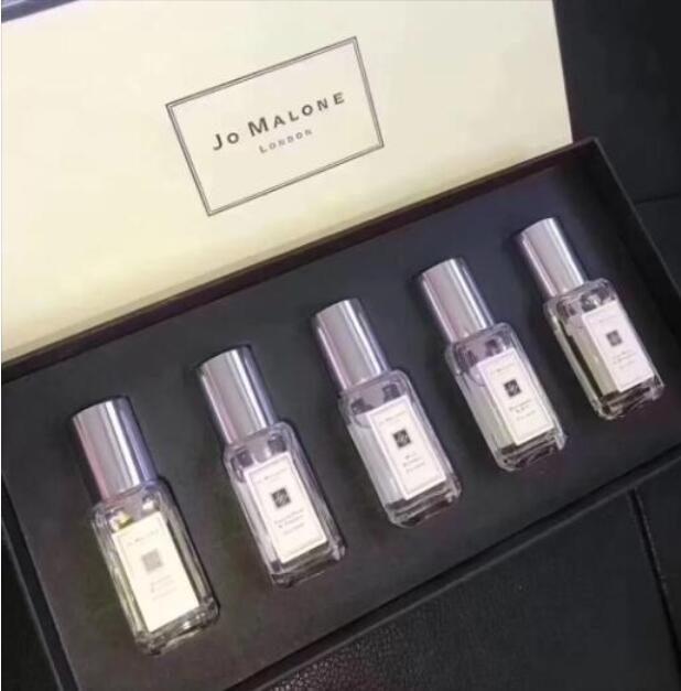 Jo Malone London Perfume 9ml 5pcs Smell Type Perfumes Set Parfum Gift Box Long Lasting Smell Unisex Fragrance Spray Kit 5 in 1
Jo Malone London Perfume 9ml 5pcs Smell Type Perfumes Set Parfum Gift Box Long Lasting Smell Unisex Fragrance Spray Kit 5 in 1