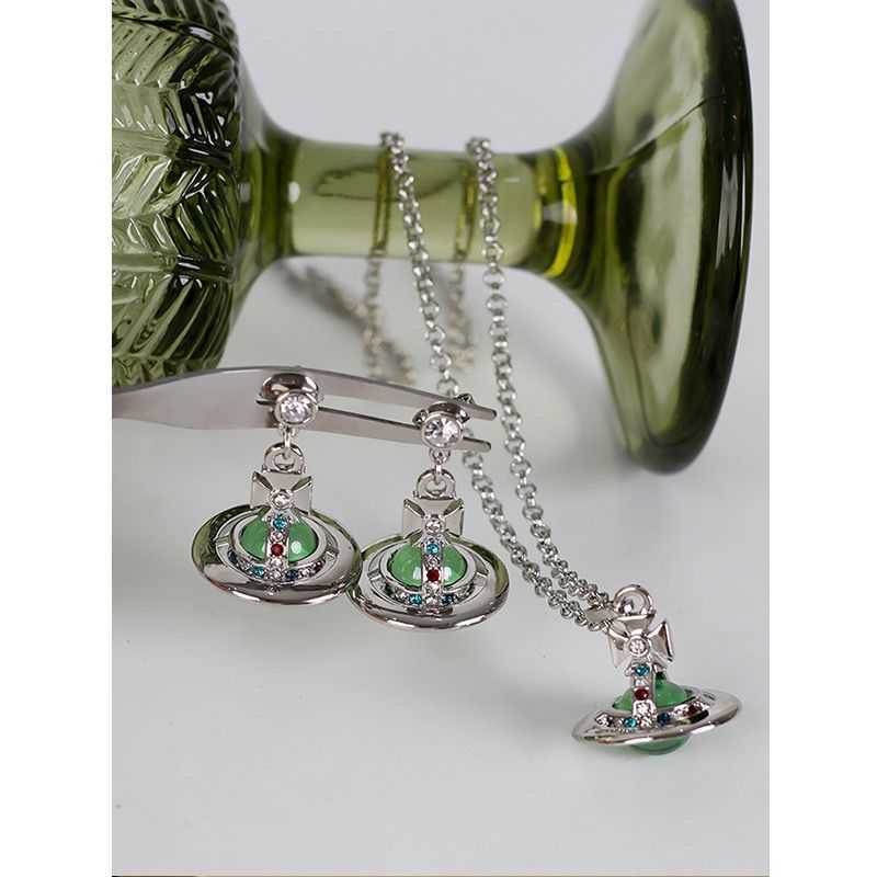 Designer vivina necklace Western Empress Saturn Stereoscopic Green Necklace Earrings
Designer vivina necklace Western Empress Saturn Stereoscopic Green Necklace Earrings