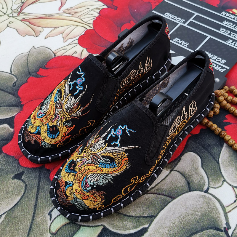 Dress Shoes Old Beijing Cloth Embroidery Flower Social Guy Male Moccasin Gommino Student Casual Fashion National Chinese Style 221207
Dress Shoes Old Beijing Cloth Embroidery Flower Social Guy Male Moccasin Gommino Student Casual Fashion National Chinese Style 221207