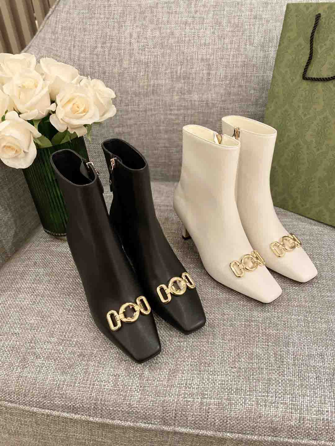2022 Designer women short boots shoes winter and autumn cowhide leather boot zipper 5cm heel booties shoe, White
2022 Designer women short boots shoes winter and autumn cowhide leather boot zipper 5cm heel booties shoe, White
