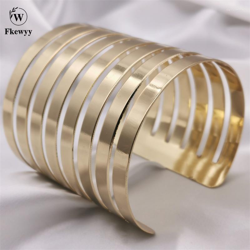 Bangle Fkewyy Punk Cuff Bracelets For Women Gold Plated Luxury Jewelry Hollow Out Designer Bangles Birthday Part Girl Accessories
Bangle Fkewyy Punk Cuff Bracelets For Women Gold Plated Luxury Jewelry Hollow Out Designer Bangles Birthday Part Girl Accessories