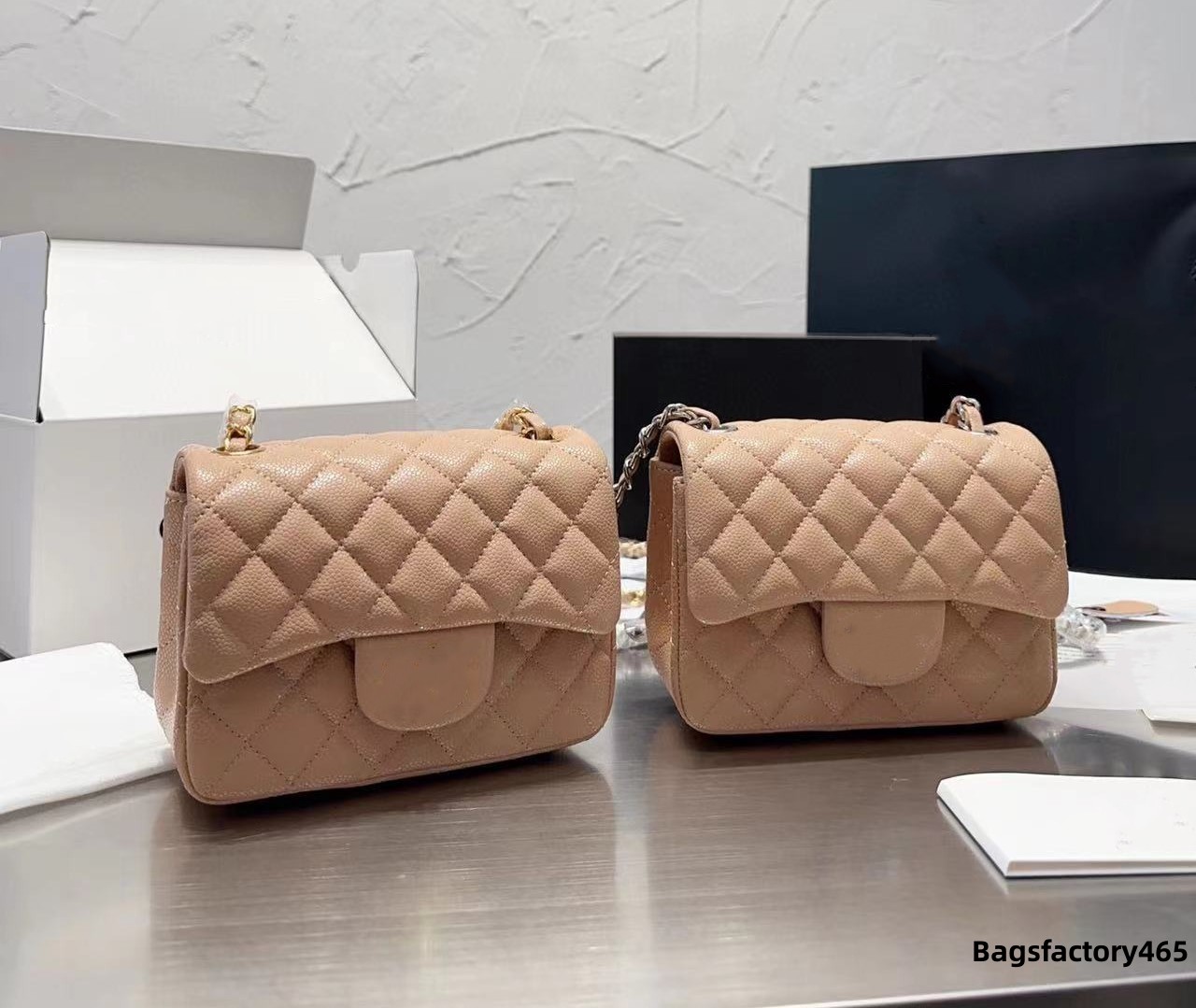 Women Lambskin Quilted Mini Pearl Crush Flap Bags Rectangular/Square 17cm/20cm Genuine Leather Cosmetic Purse Outdoor Sacoche Fashion Trend, 17cm black
Women Lambskin Quilted Mini Pearl Crush Flap Bags Rectangular/Square 17cm/20cm Genuine Leather Cosmetic Purse Outdoor Sacoche Fashion Trend, 17cm black