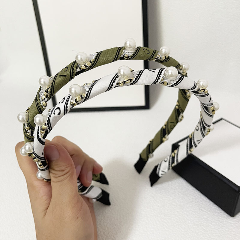 Designer Head Scarf South Korea Simple Double G Letter hair hoop Hand Woven Rope Headband High-end Wide Edge Cloth Pearl Headwear Fashion Design Hair Band, Green
Designer Head Scarf South Korea Simple Double G Letter hair hoop Hand Woven Rope Headband High-end Wide Edge Cloth Pearl Headwear Fashion Design Hair Band, Green