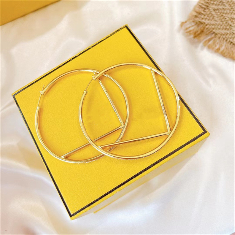 Fashion desinger Earrings Fashion gold hoop ear rings lady Women Party earring New Wedding Lovers gift engagement Jewelry for Bride Wholesale Jewellry
Fashion desinger Earrings Fashion gold hoop ear rings lady Women Party earring New Wedding Lovers gift engagement Jewelry for Bride Wholesale Jewellry