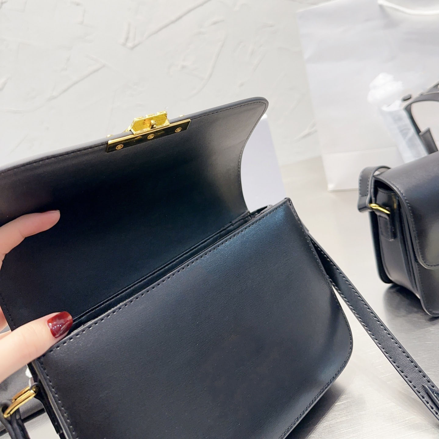 High quality classic Designer bag Women's shoulder bag classic box Real leather retro fashion it bag FVWS, Brown
High quality classic Designer bag Women's shoulder bag classic box Real leather retro fashion it bag FVWS, Brown