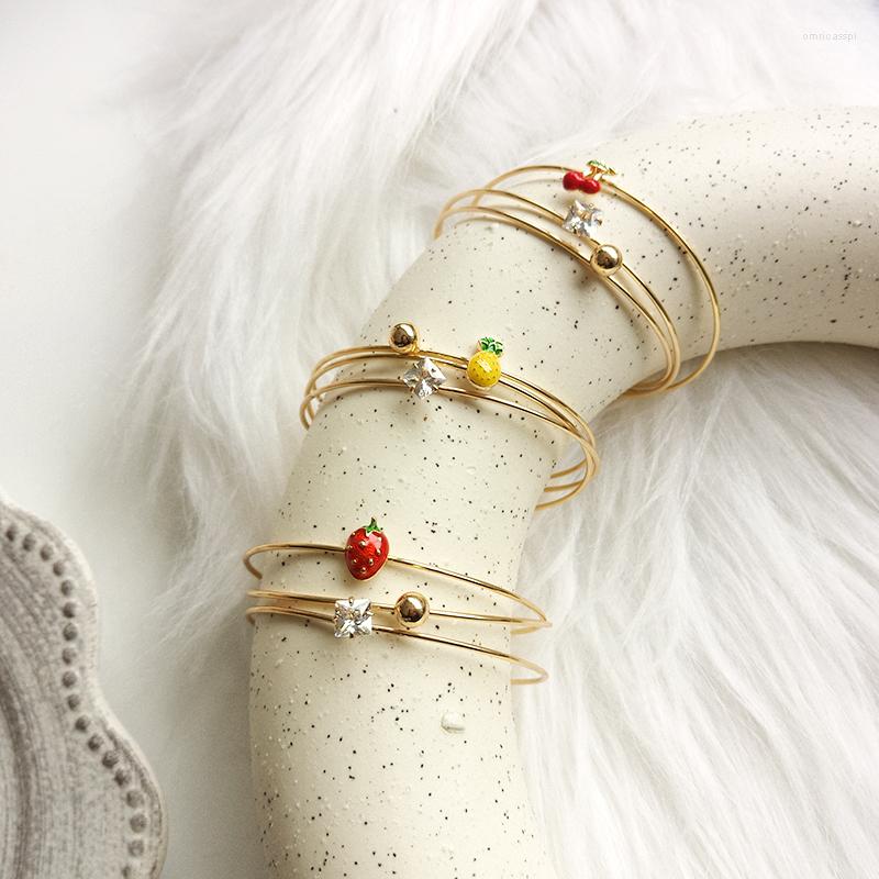 Bangle Timlee B027 Lovely Fruits Strawberry Pineapple Cherry Blossoms Alloy Bangles Personality Jewelry Wholesale
Bangle Timlee B027 Lovely Fruits Strawberry Pineapple Cherry Blossoms Alloy Bangles Personality Jewelry Wholesale