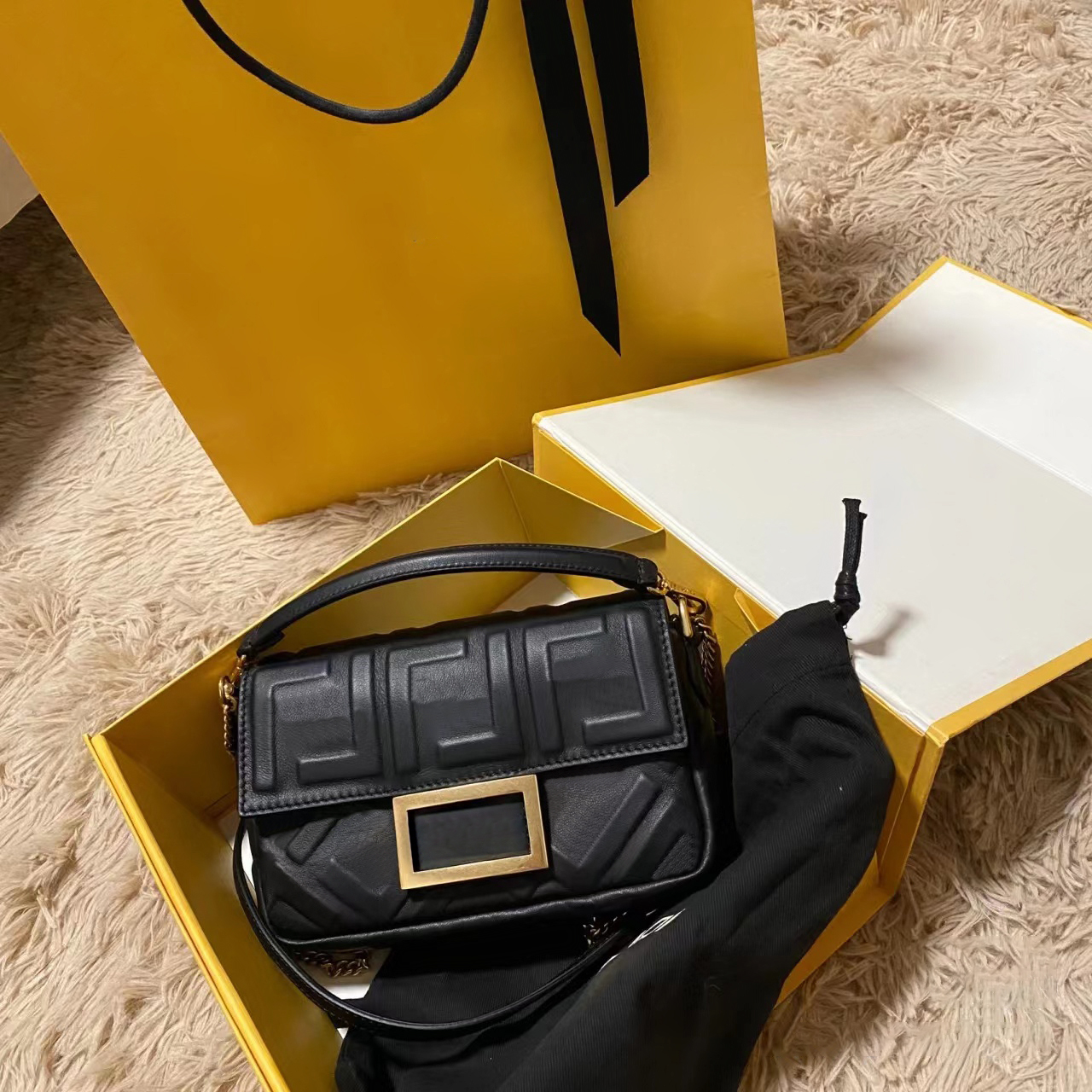 Luxurys Designer totes clutch Crossbodybag Shoulder Bags womens men fashion Genuine leather pochette handbag handbags classic envelope wallet Hasp Flap, Black
Luxurys Designer totes clutch Crossbodybag Shoulder Bags womens men fashion Genuine leather pochette handbag handbags classic envelope wallet Hasp Flap, Black