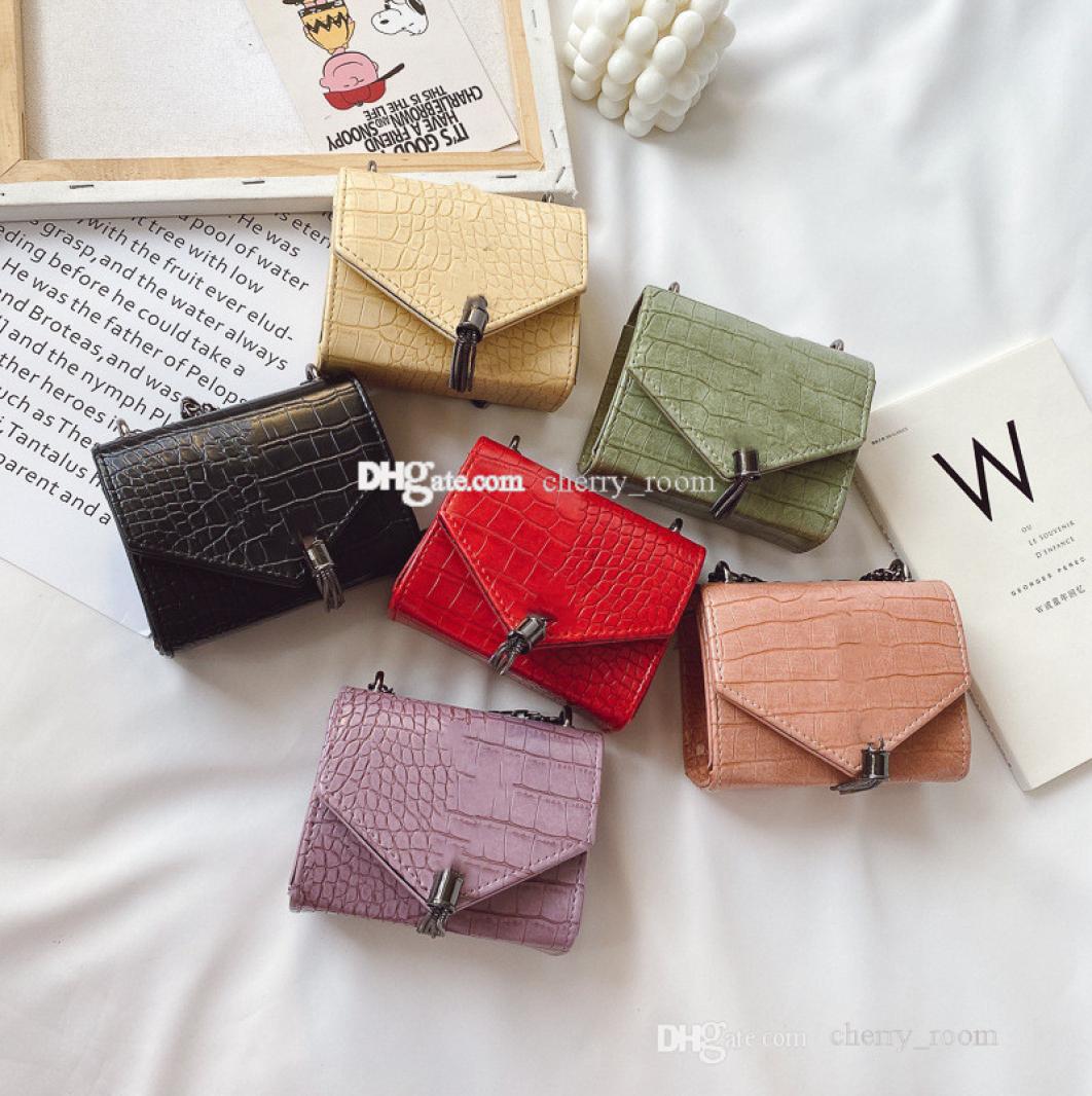 girls designer purse kids metal letter Tassel chain single shoulder bag fashion children princess crossbody bags mini wallet F099369186, Black
girls designer purse kids metal letter Tassel chain single shoulder bag fashion children princess crossbody bags mini wallet F099369186, Black