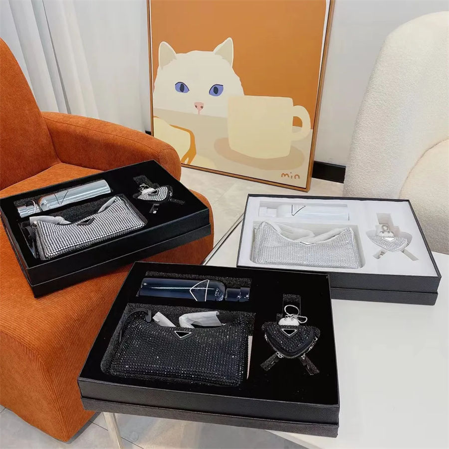Designer Bags Gift Box Handbag Kettle Key Case Coin Purse Shiny Stick Diamond Half Moon Armpit Bag Three Piece Cute Pendant Canvas Hobo Bag casual Handbags, Black
Designer Bags Gift Box Handbag Kettle Key Case Coin Purse Shiny Stick Diamond Half Moon Armpit Bag Three Piece Cute Pendant Canvas Hobo Bag casual Handbags, Black