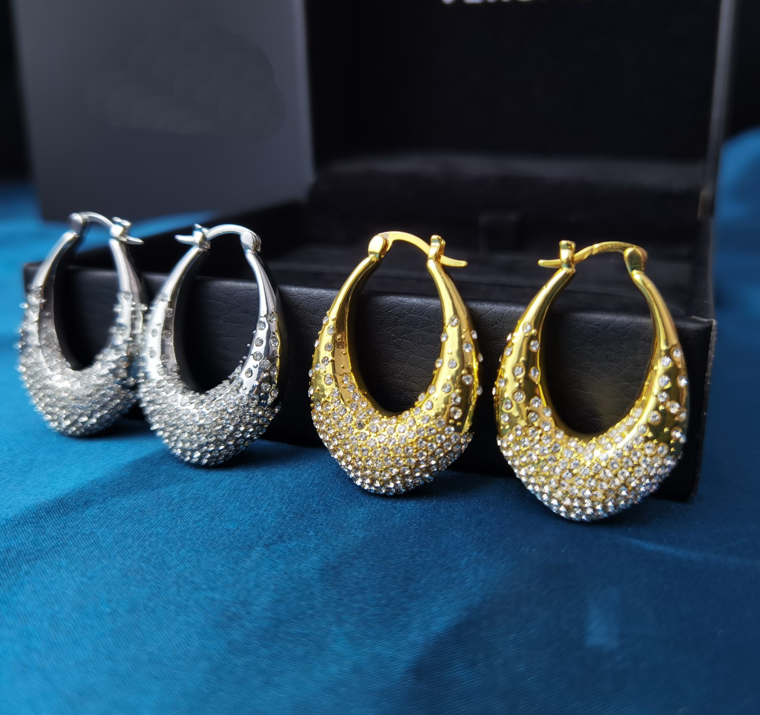Full drill oval Gold Silver Dangle Earring Skeleton 18K Gold plating ladies Skull Earrings Ear Studs ME4 --11 Designer Jewelry Gift
Full drill oval Gold Silver Dangle Earring Skeleton 18K Gold plating ladies Skull Earrings Ear Studs ME4 --11 Designer Jewelry Gift