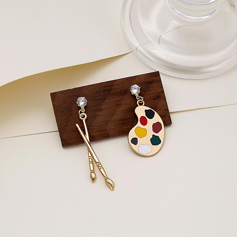 Dangle Earrings Timlee E096 Personality Paint Brush Drawing Board Rhinestone Asymmetry Alloy Drop Earring Simple Jewelry Wholesale
Dangle Earrings Timlee E096 Personality Paint Brush Drawing Board Rhinestone Asymmetry Alloy Drop Earring Simple Jewelry Wholesale