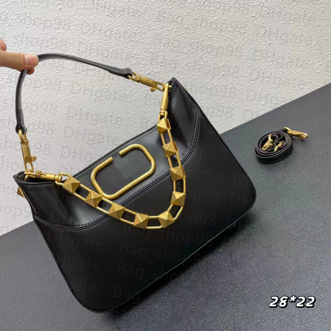 7A Top single shoulder bag Metal V logo Underarm bag Rivet chain Women bag cowhide New style Fashion designer Luxury brand Crossbody, Yellow
7A Top single shoulder bag Metal V logo Underarm bag Rivet chain Women bag cowhide New style Fashion designer Luxury brand Crossbody, Yellow