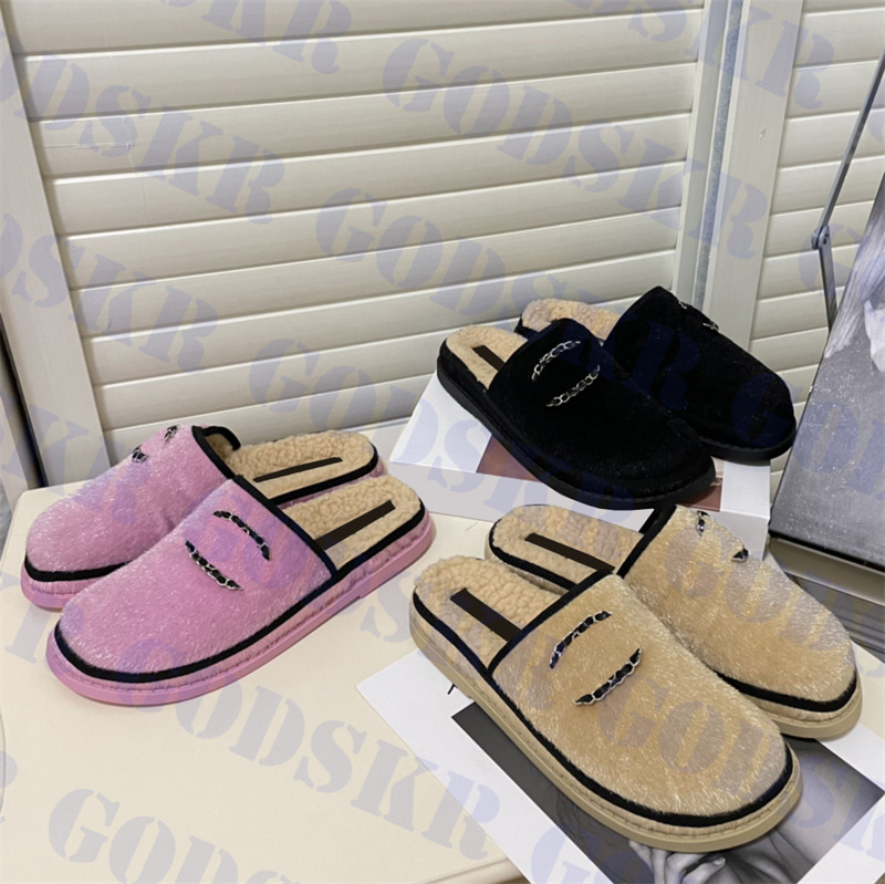 Winter Plush Slippers Designer Platform Shoes Womens Wool Slipper With Gold Badges Fashion Womens Sandals
Winter Plush Slippers Designer Platform Shoes Womens Wool Slipper With Gold Badges Fashion Womens Sandals