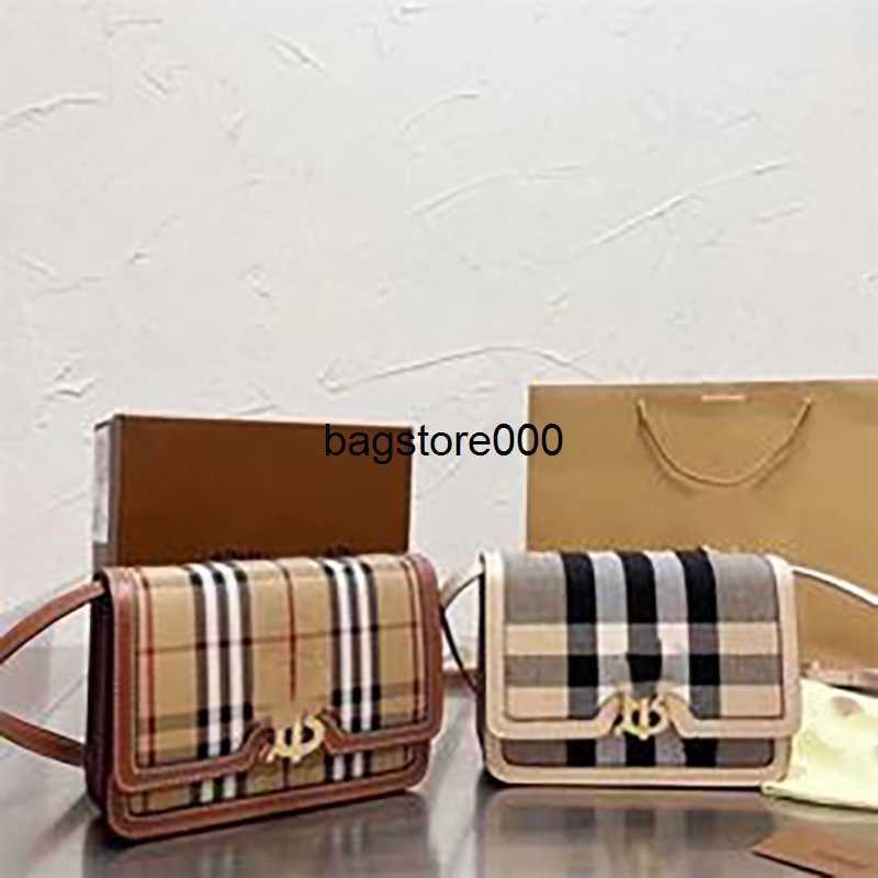 Shoulder Bags Totes Designer Burbrerys Women Handbags 2022 early spring womens BAG canvas box tofu Bag Fashion lock stripe small square, White
Shoulder Bags Totes Designer Burbrerys Women Handbags 2022 early spring womens BAG canvas box tofu Bag Fashion lock stripe small square, White