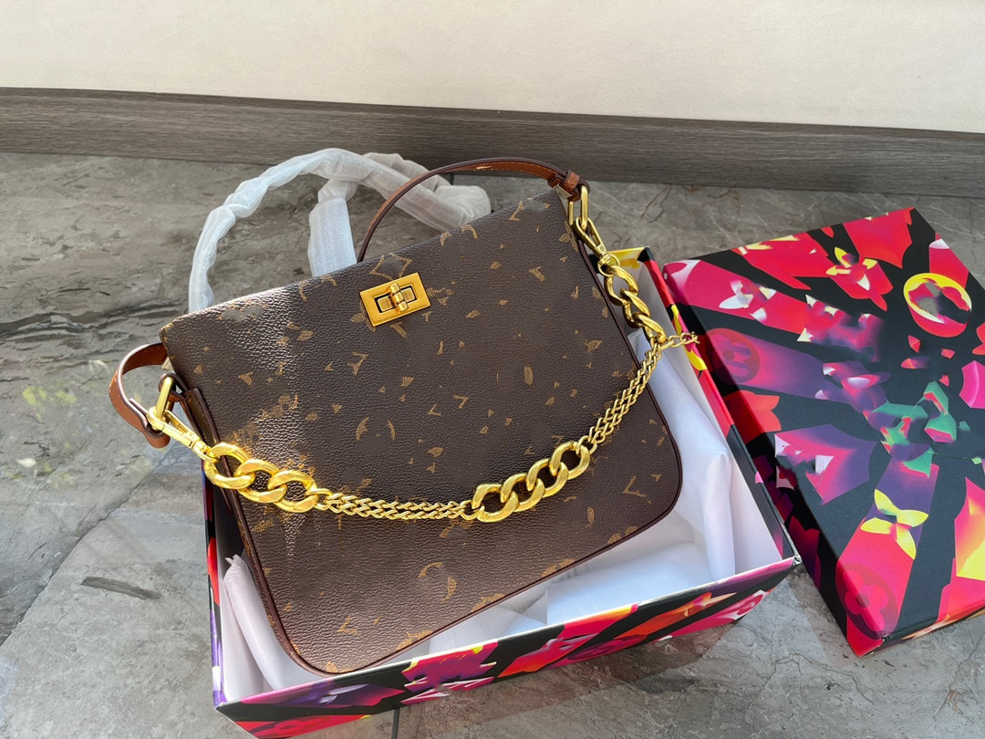 Designer Large Top Leather Women's Handbag Shoulder Bag Luxury Designer mylon Fashion Shopping Wallet Camera Bag Card Bag Handbag 2022
Designer Large Top Leather Women's Handbag Shoulder Bag Luxury Designer mylon Fashion Shopping Wallet Camera Bag Card Bag Handbag 2022
