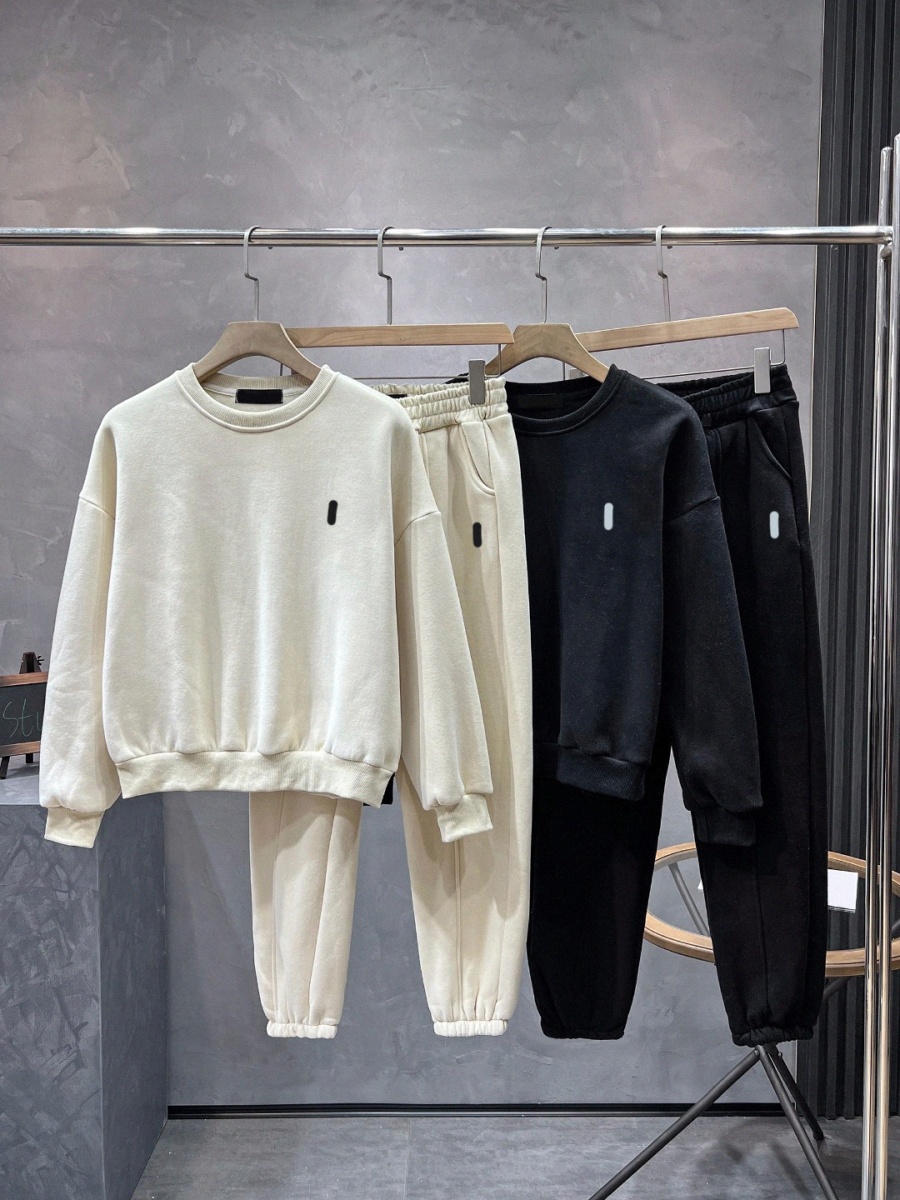 Designer menss tracksuits pullover crewneck hoodie long sleeve jogger pants casual men woman suits n9bX#
Designer menss tracksuits pullover crewneck hoodie long sleeve jogger pants casual men woman suits n9bX#