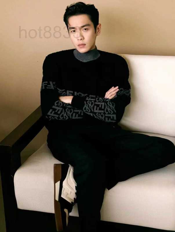 Men' Sweaters designer cashmere color contrast sweater Autumn and winter new for men women SRCI, Black
Men' Sweaters designer cashmere color contrast sweater Autumn and winter new for men women SRCI, Black