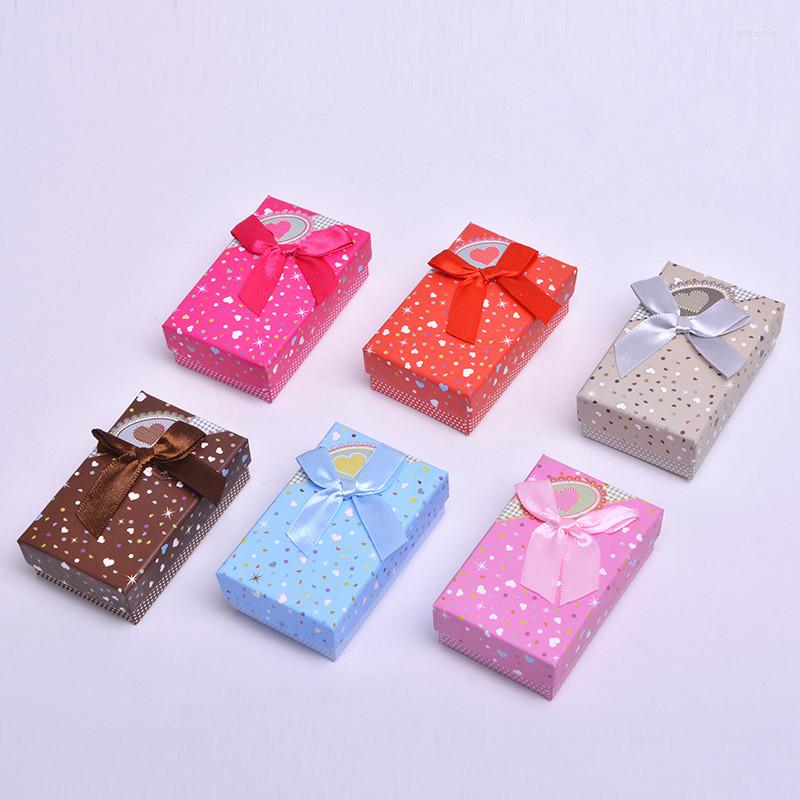 Jewelry Pouches 1Pcs Kraft Gift Box With Ribbon Bow Colorful Paper For Earring Necklace Rings Brooch Packaging Drop
Jewelry Pouches 1Pcs Kraft Gift Box With Ribbon Bow Colorful Paper For Earring Necklace Rings Brooch Packaging Drop