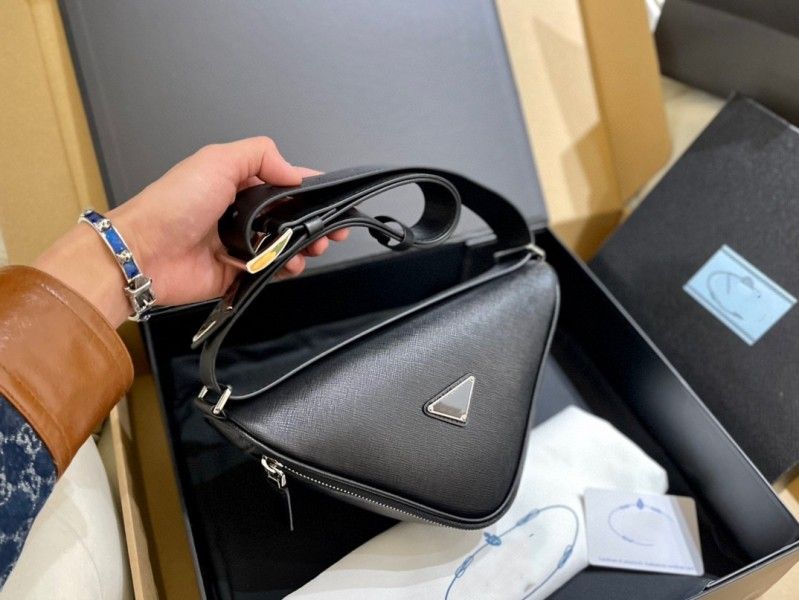 Triangle Bag genuineleather Crossbody Handbags Plaid Shoulder Bags Women Handbag Purse Fashion Zipper Wallet Genuine Leather Canvas Interior Pocket, 4#
Triangle Bag genuineleather Crossbody Handbags Plaid Shoulder Bags Women Handbag Purse Fashion Zipper Wallet Genuine Leather Canvas Interior Pocket, 4#